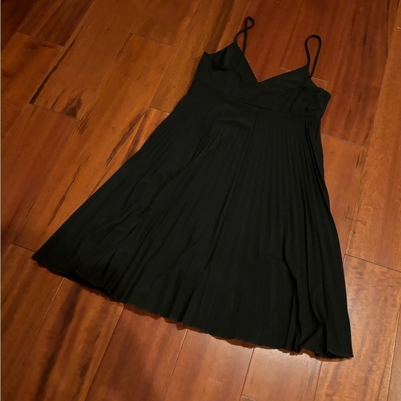 Vintage Y2K Le Chateau Pleated little black dress - Picture 6 of 7
